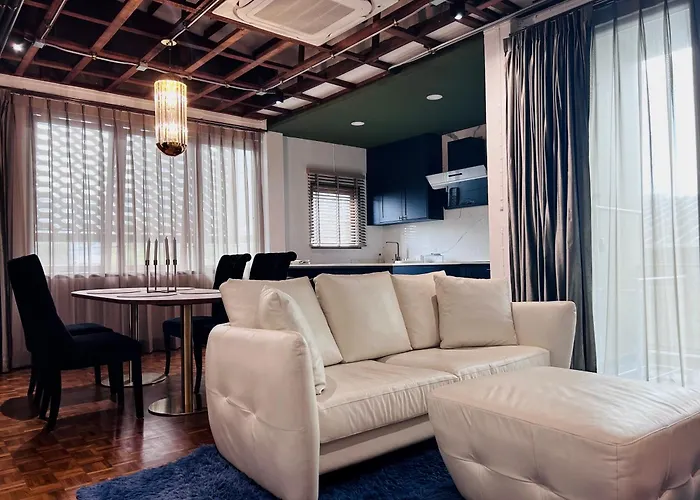 Apartment Brown Brick Thonglor - Greenery *